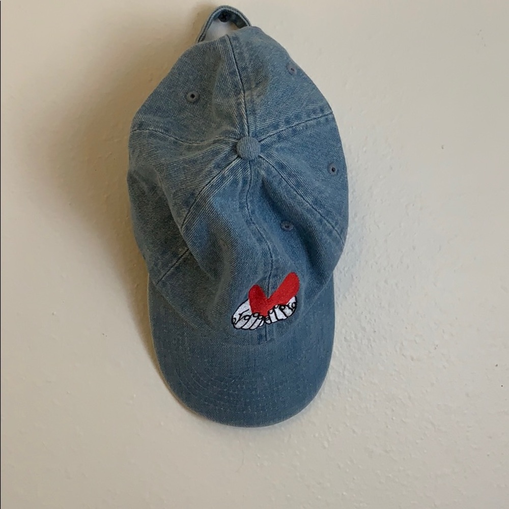 heart with hands hat